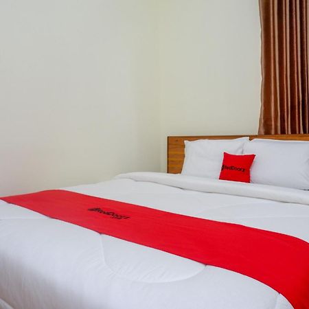 RedDoorz near Rita Supermall Purwokerto 2 Esterno foto