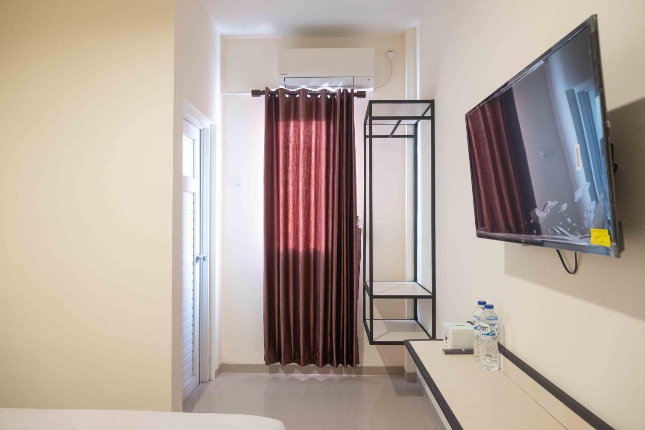 RedDoorz near Rita Supermall Purwokerto 2 Esterno foto