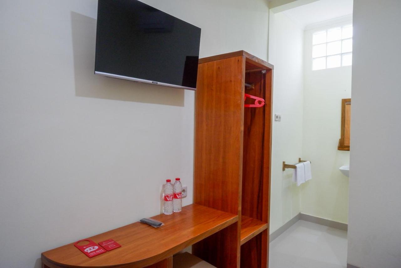 RedDoorz near Rita Supermall Purwokerto 2 Esterno foto