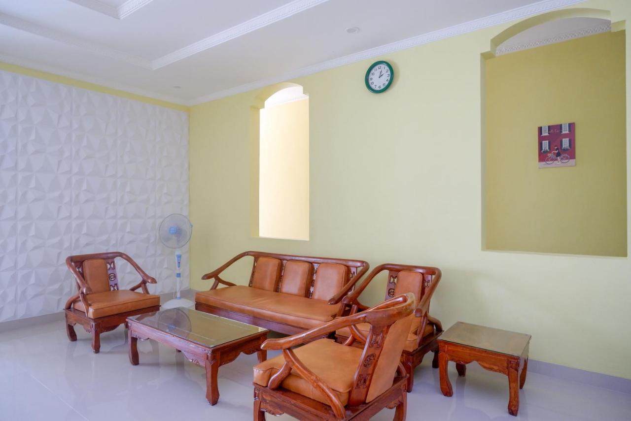 RedDoorz near Rita Supermall Purwokerto 2 Esterno foto